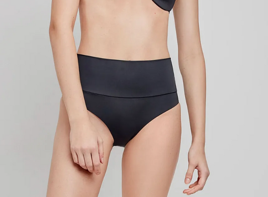 Braguita bikini alta multiposición. Gisela